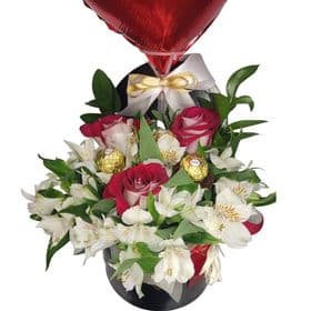 thumb-box-com-rosas-astromelias-chocolates-e-balao-0