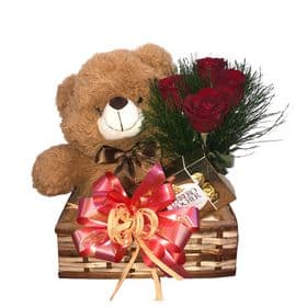 thumb-arranjo-de-rosas-chocolates-e-urso-no-bau-1