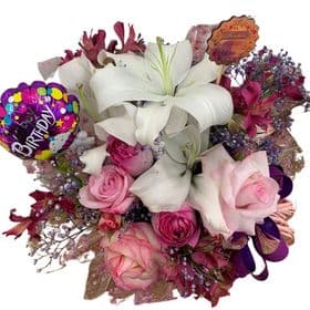 thumb-box-decorada-com-rosas-astromelias-lirio-e-balao-0