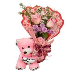 thumb-arranjo-de-rosas-e-flores-do-campo-no-vidro-com-urso-2