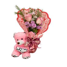 thumb-arranjo-de-rosas-e-flores-do-campo-no-vidro-com-urso-1